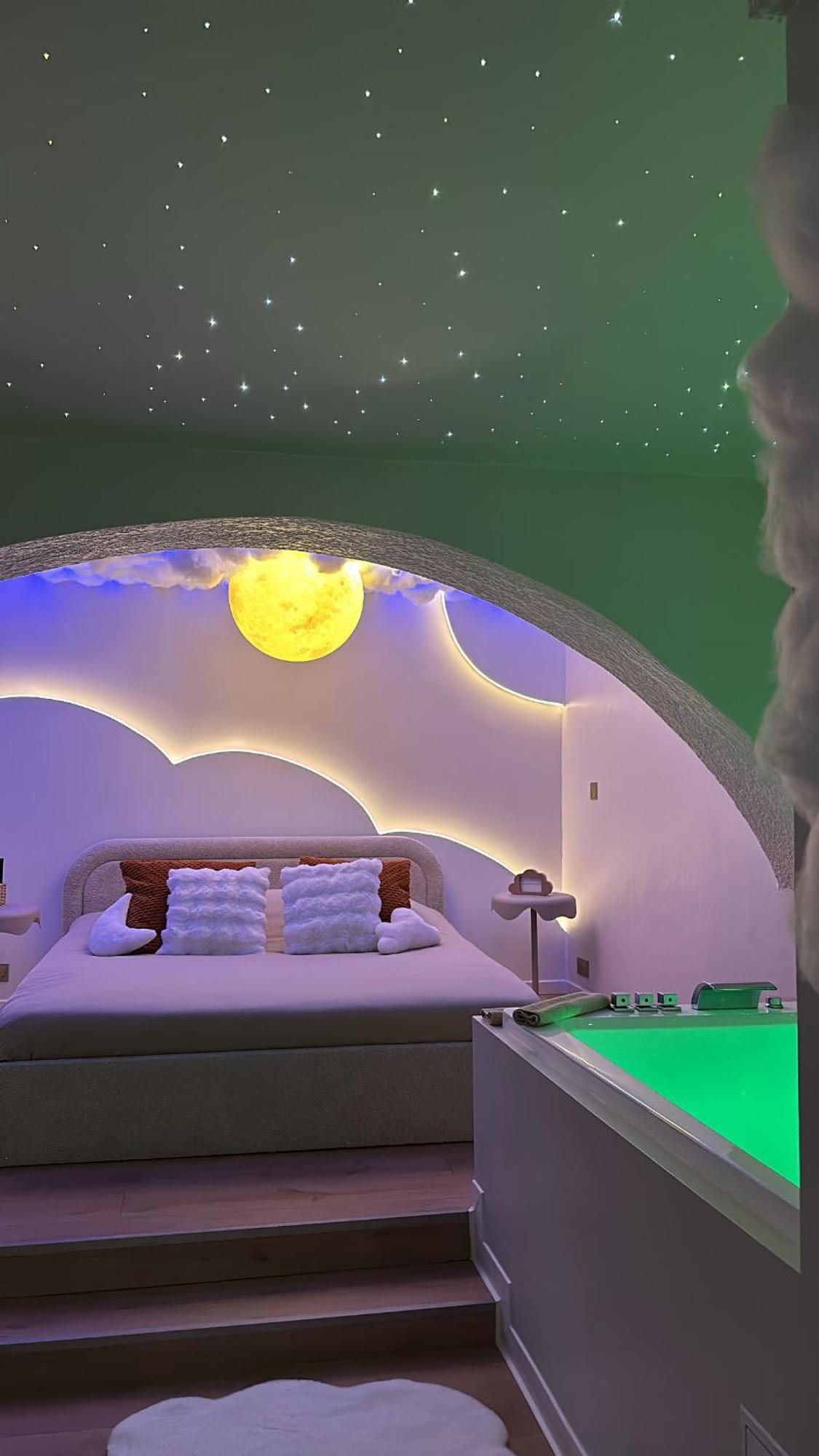 Moon Room, Nuit Insolite - Ollioules Toulon Var Zewnętrze zdjęcie