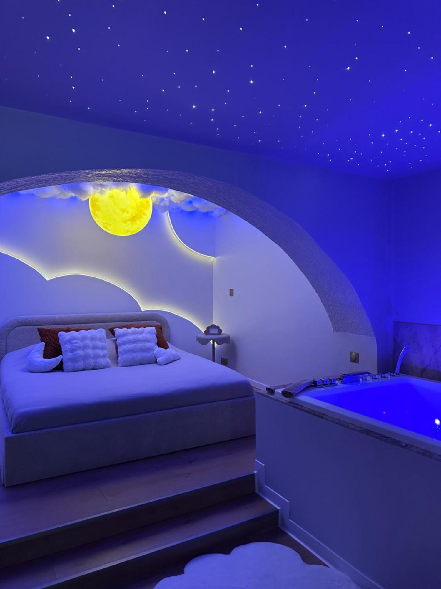 Moon Room, Nuit Insolite - Ollioules Toulon Var Zewnętrze zdjęcie